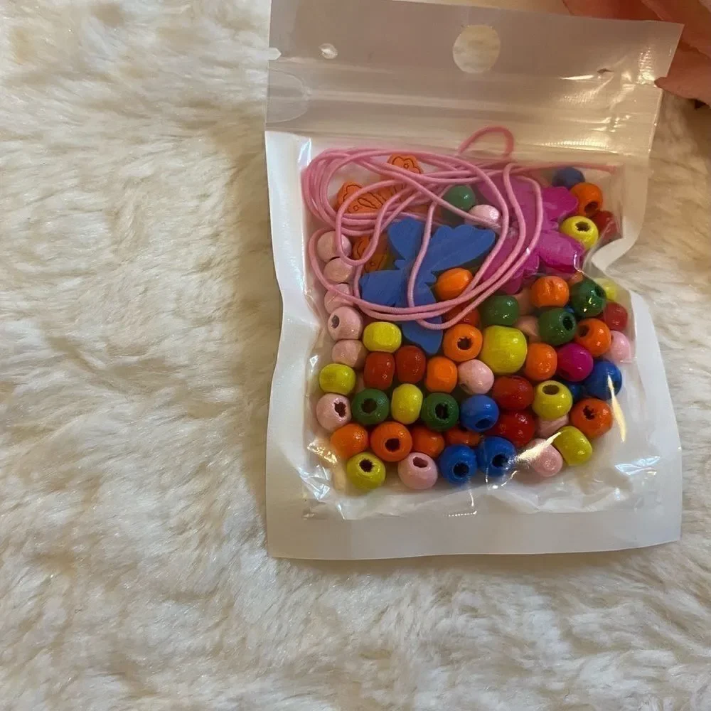 D.I.Y. Girls 6 Pairs of Socks, Bracelet making kit